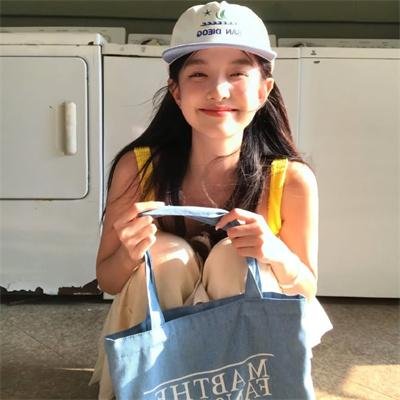 小妮扛枪